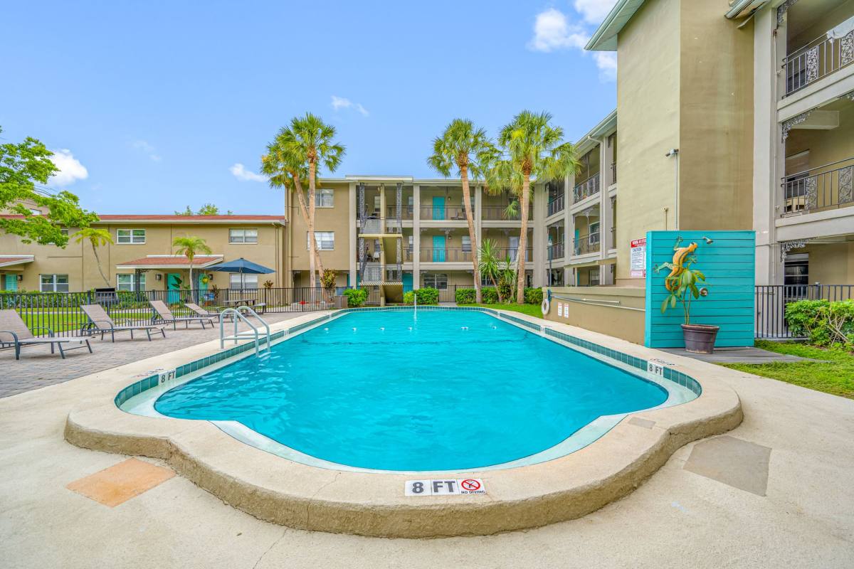 Apartment for rent at 600 40th St N, Saint Petersburg, FL 33713