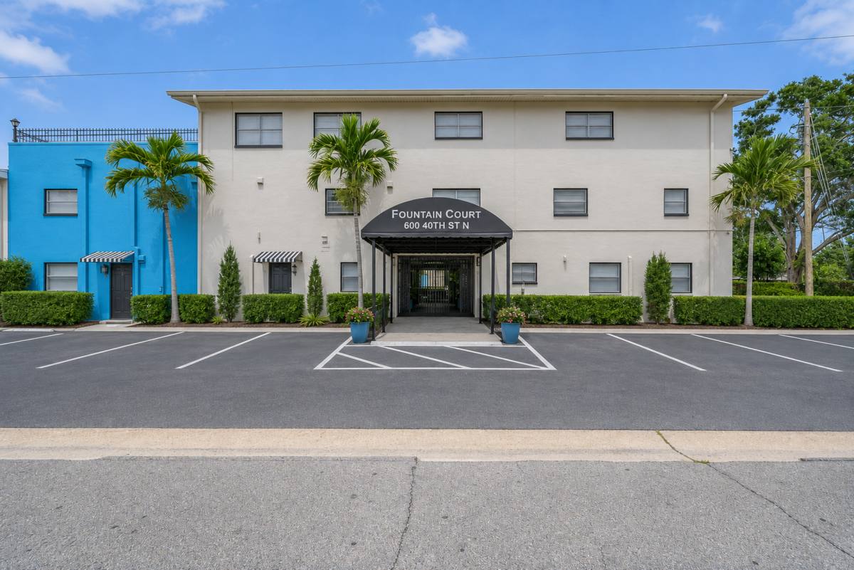 Apartment for rent at 600 40th St N, Saint Petersburg, FL 33713
