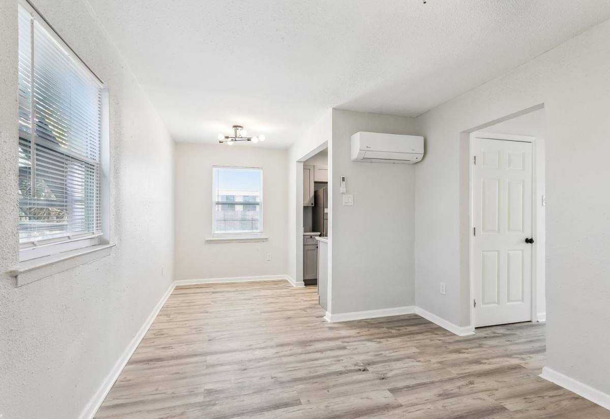 Apartment for rent at 938 Brown Ave, Harvey, LA 70058