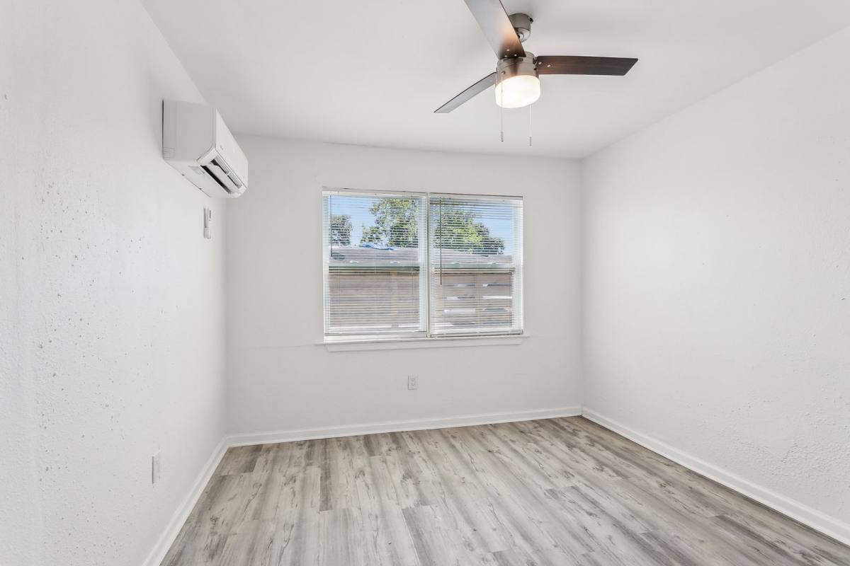 Apartment for rent at 938 Brown Ave, Harvey, LA 70058