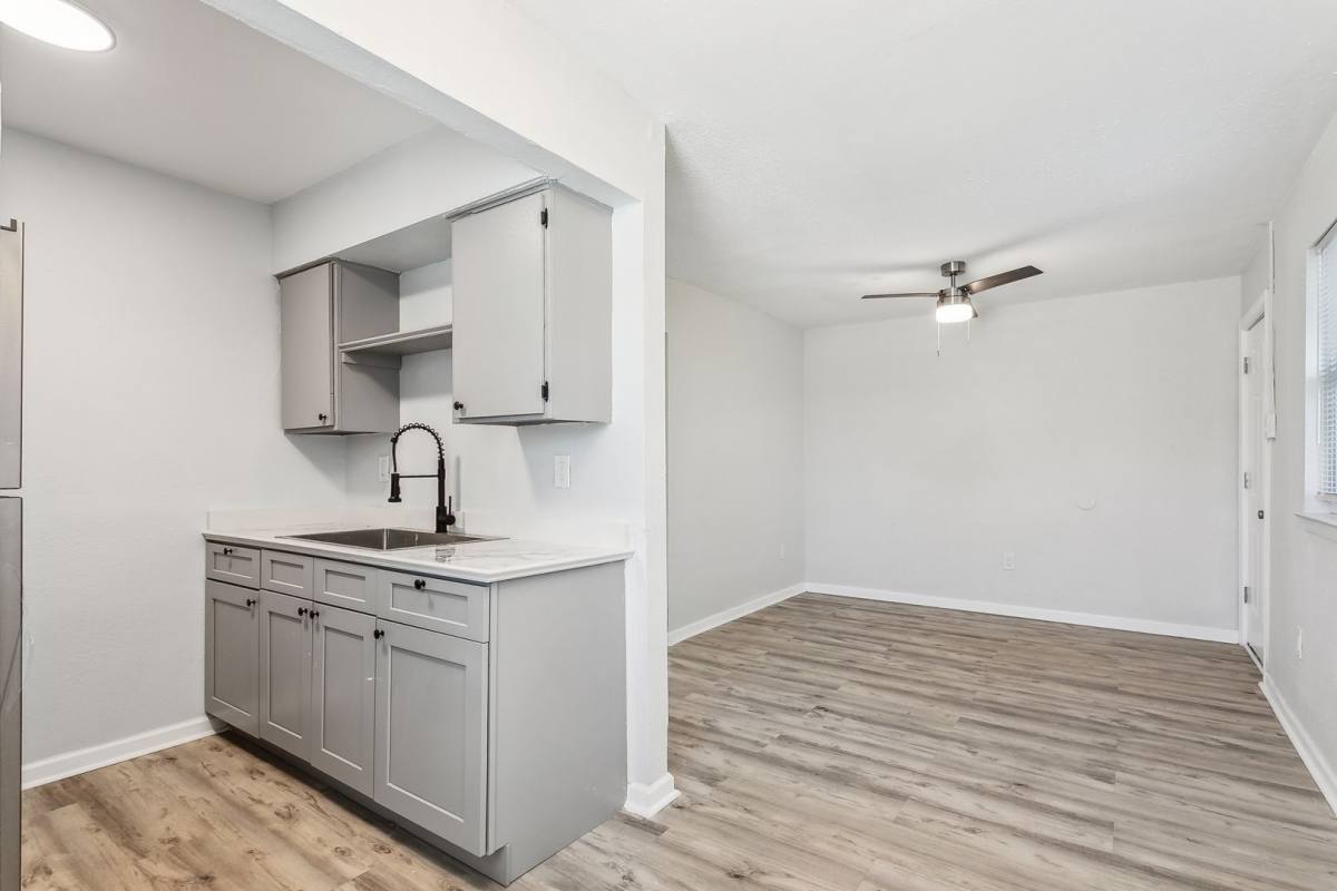 Apartment for rent at 938 Brown Ave, Harvey, LA 70058