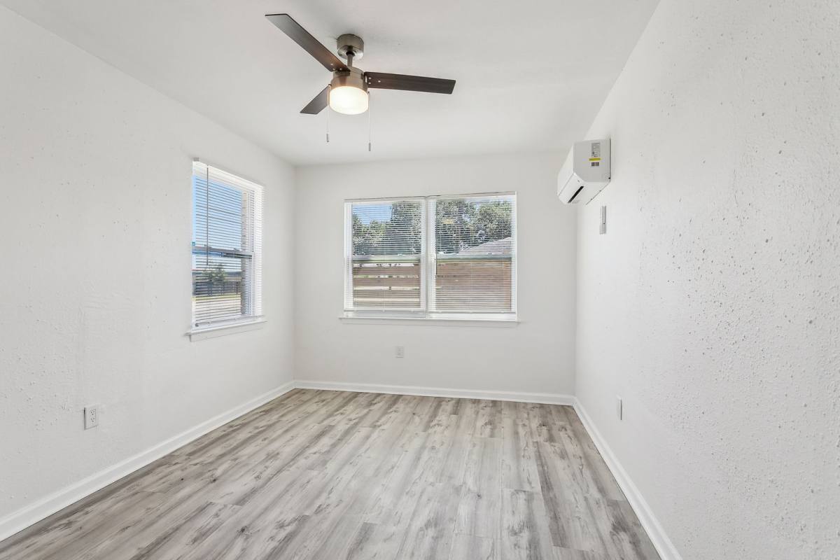 Apartment for rent at 938 Brown Ave, Harvey, LA 70058