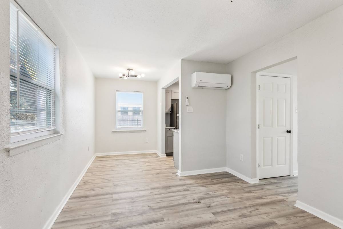 Apartment for rent at 938 Brown Ave, Harvey, LA 70058