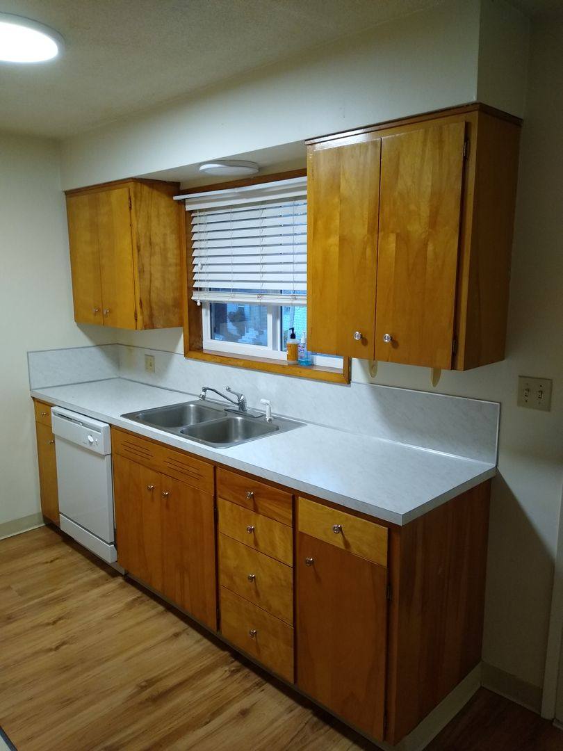 Apartment for rent at 616 Agate St, Astoria, OR 97103