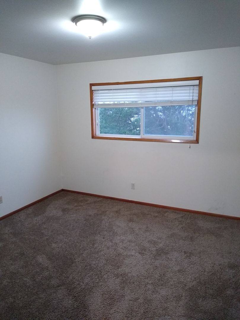Apartment for rent at 616 Agate St, Astoria, OR 97103