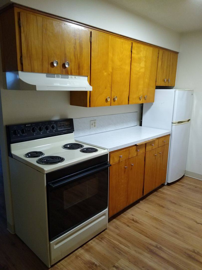 Apartment for rent at 616 Agate St, Astoria, OR 97103