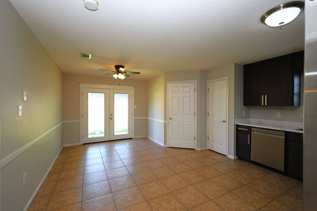 House for rent at 812 Madelyn St, Hahira, GA 31632