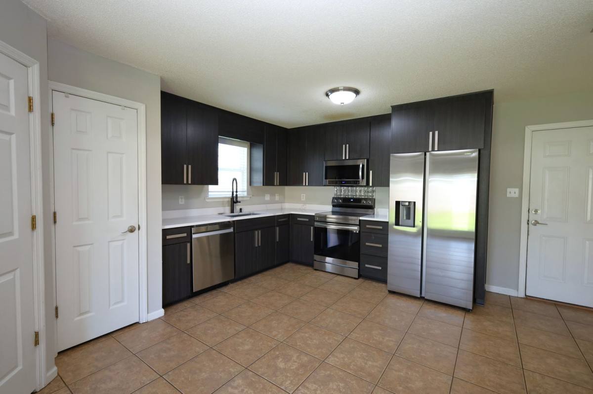 House for rent at 812 Madelyn St, Hahira, GA 31632