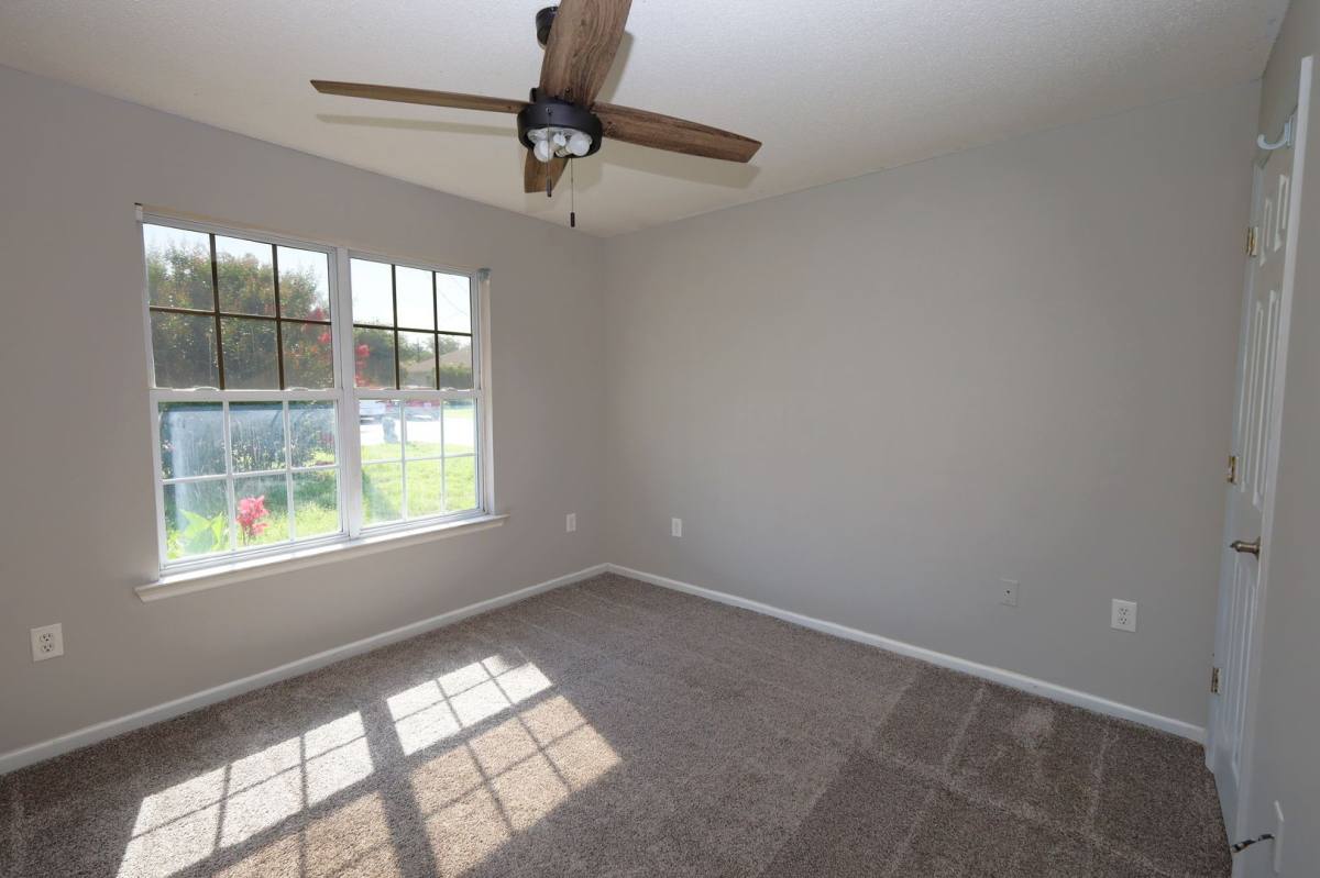 House for rent at 812 Madelyn St, Hahira, GA 31632