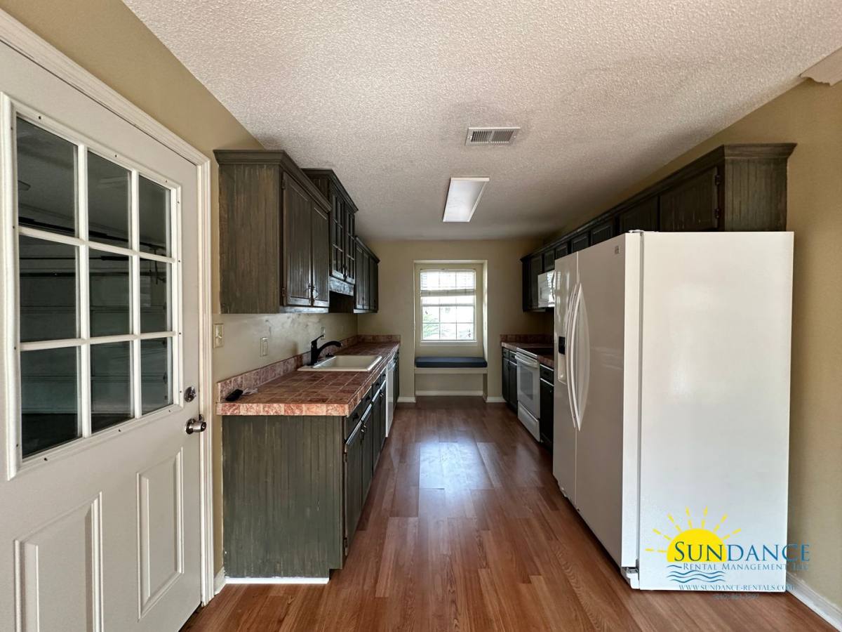House for rent at 6 Shamrock Dr, Mary Esther, FL 32569
