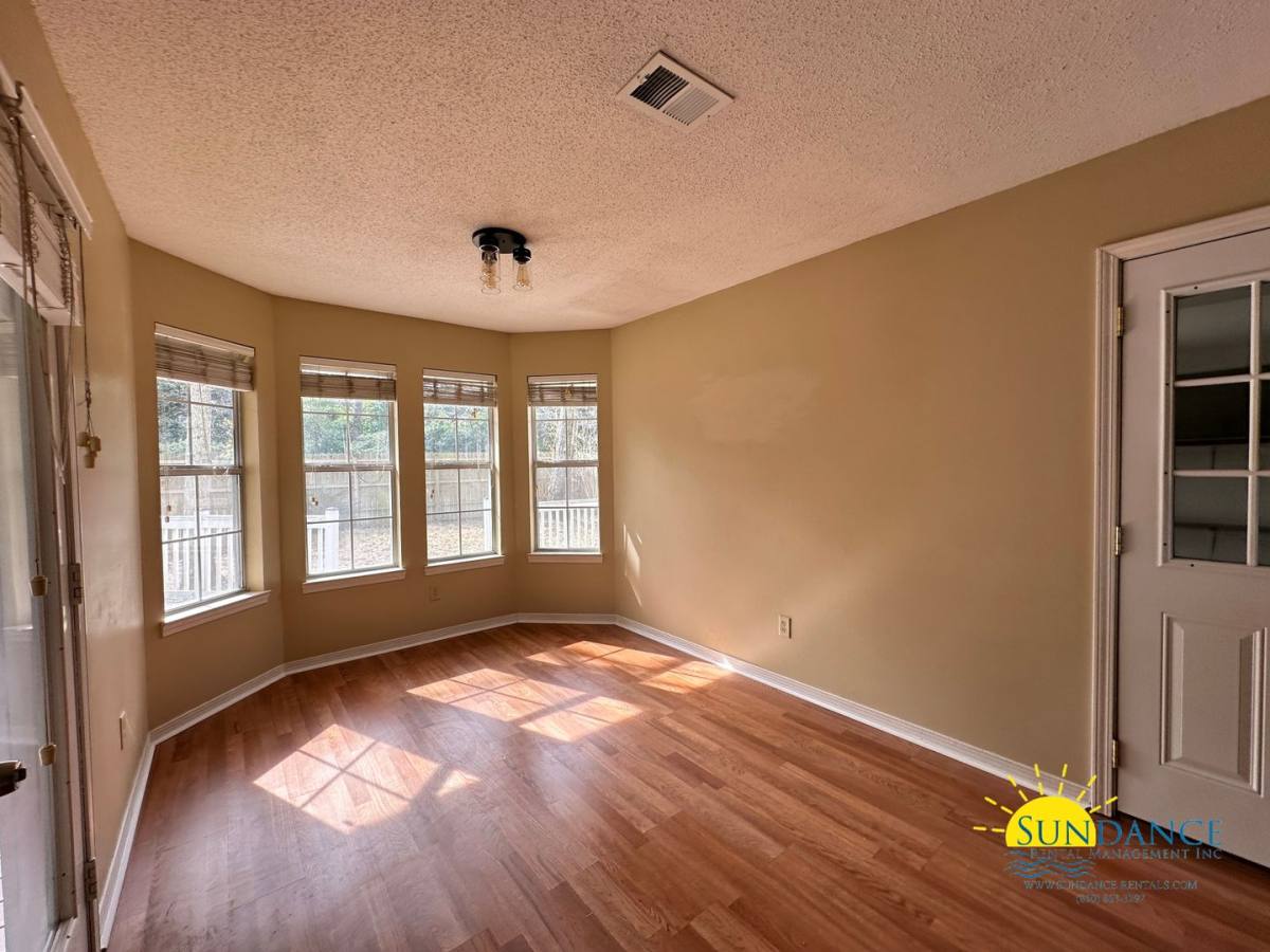 House for rent at 6 Shamrock Dr, Mary Esther, FL 32569