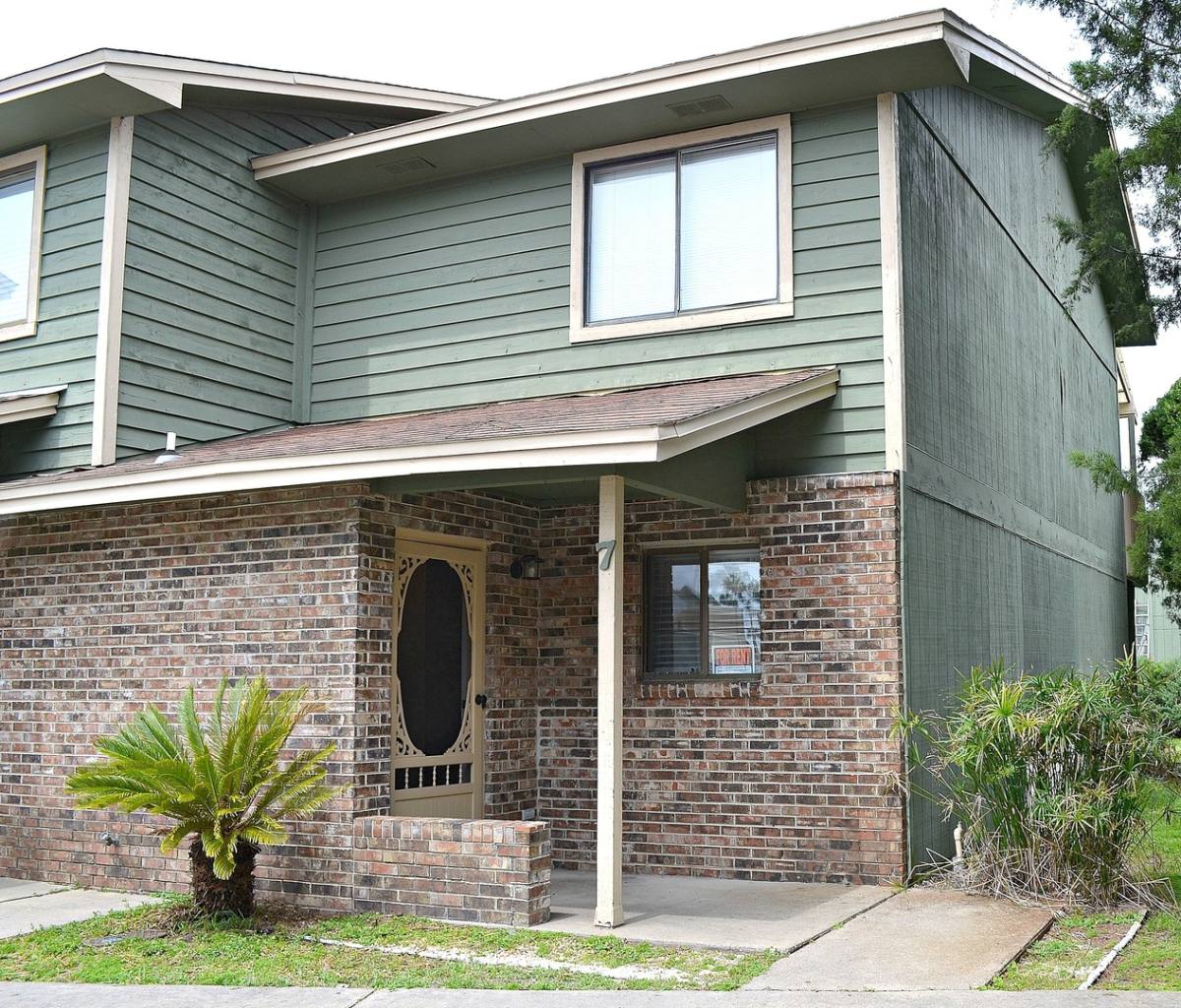 Townhouse for rent at 115 Hughes St #NE, Fort Walton Beach, FL 32548