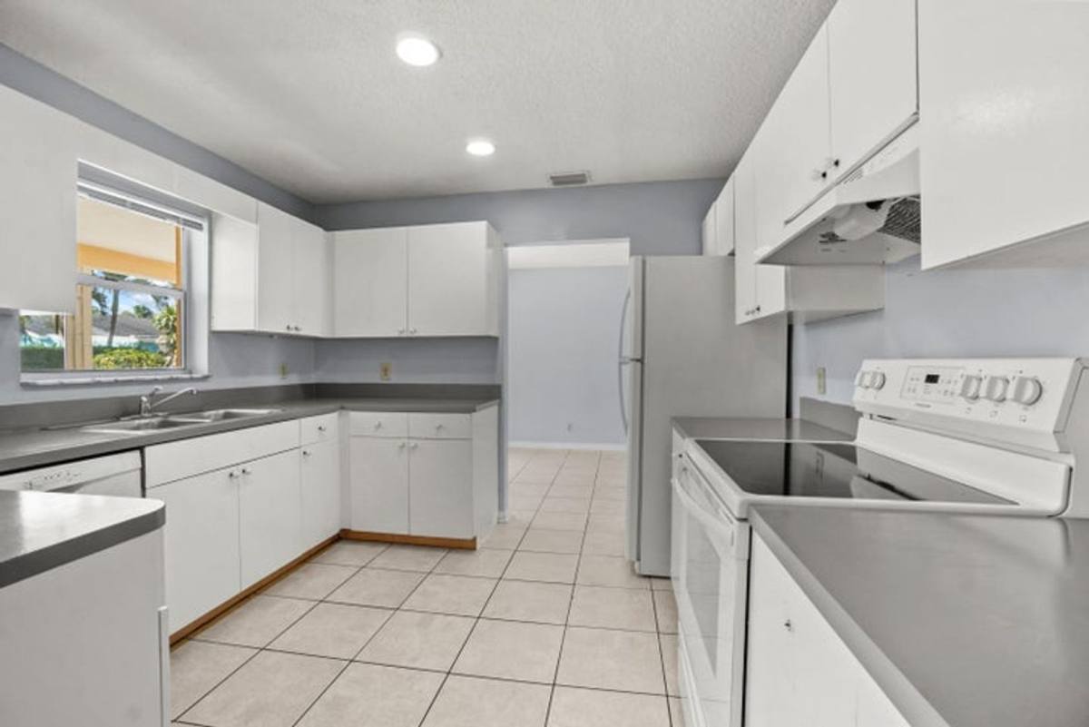 House for rent at 4128 Chestnut Ave, Palm Beach Gardens, FL 33410