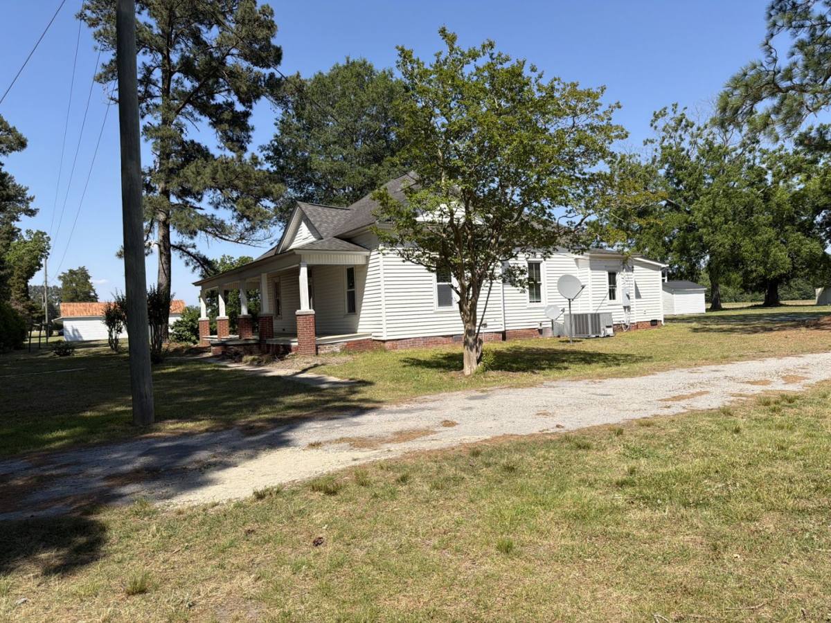 House for rent at 2607 Nc Highway 111-122 S, Tarboro, NC 27886
