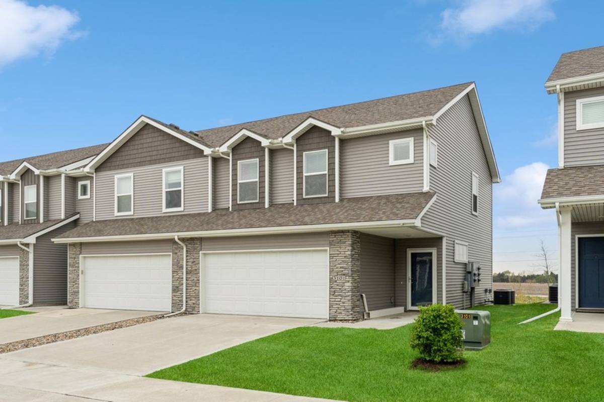 Townhouse for rent at 3101 NE 2nd Lane, Ankeny, IA 50021