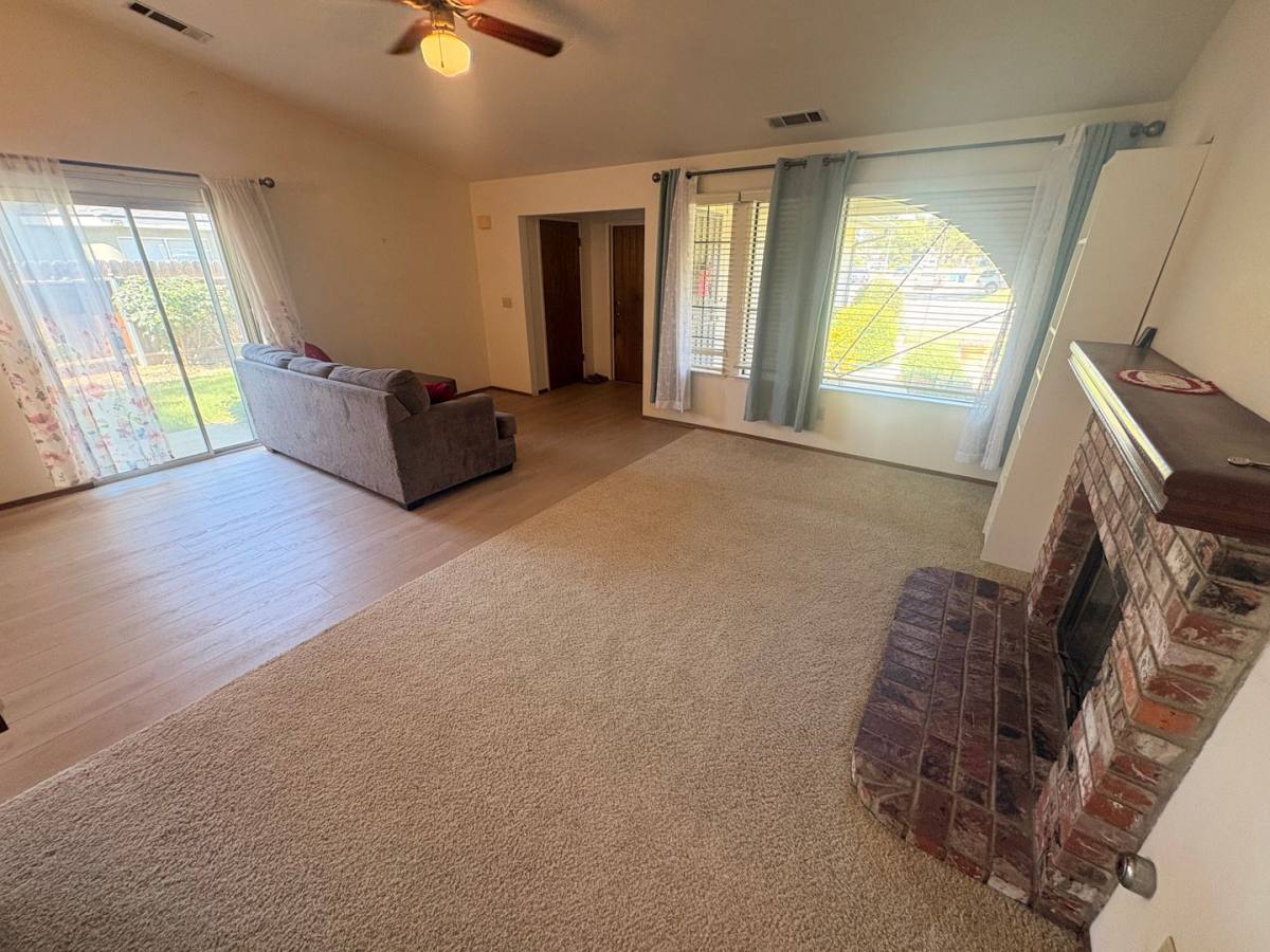 House for rent at 1253 Jamestown St, Tulare, CA 93274