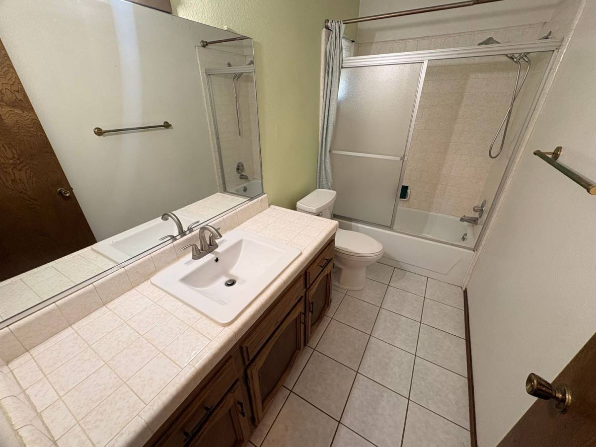 House for rent at 1253 Jamestown St, Tulare, CA 93274