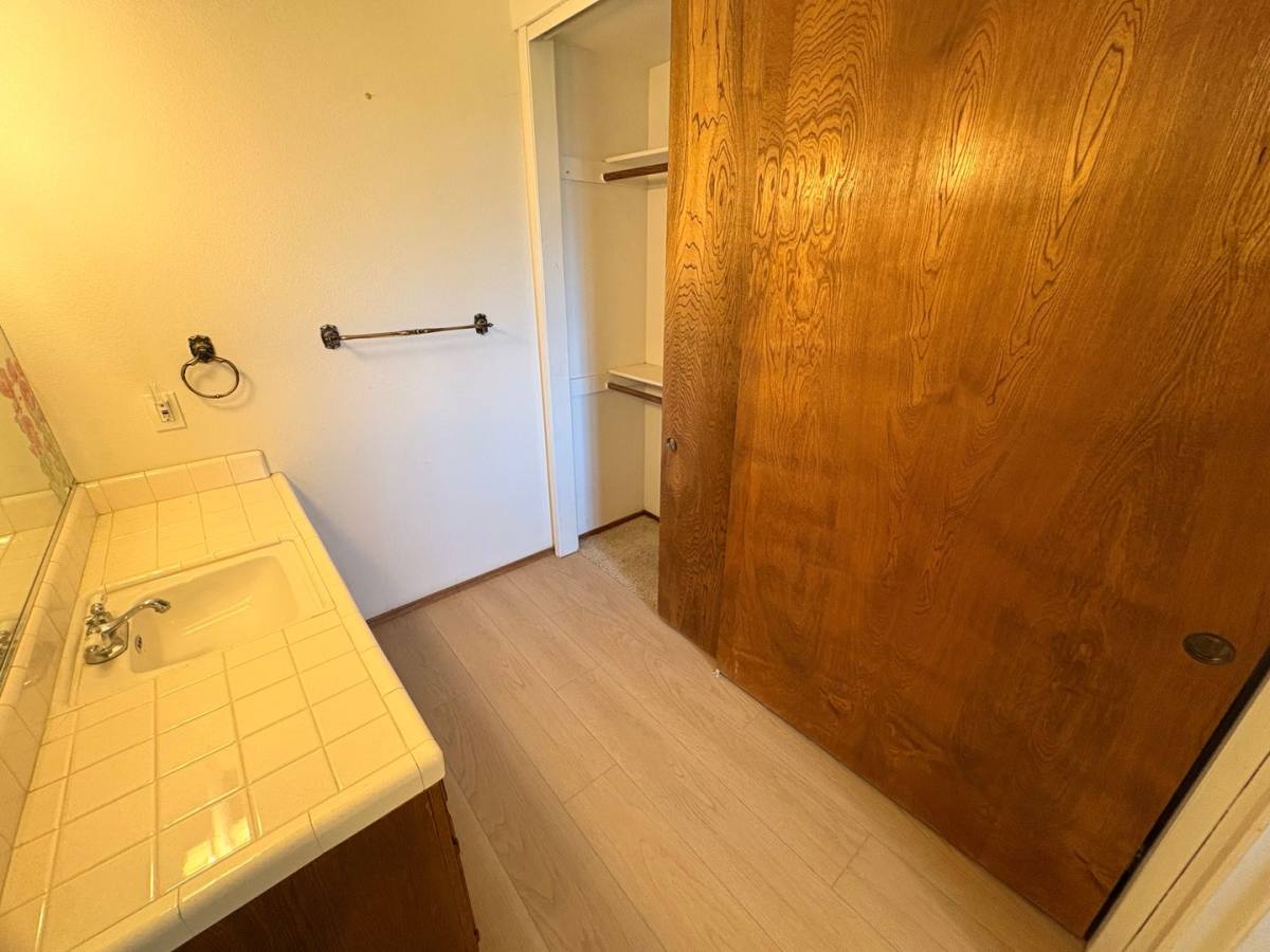 House for rent at 1253 Jamestown St, Tulare, CA 93274