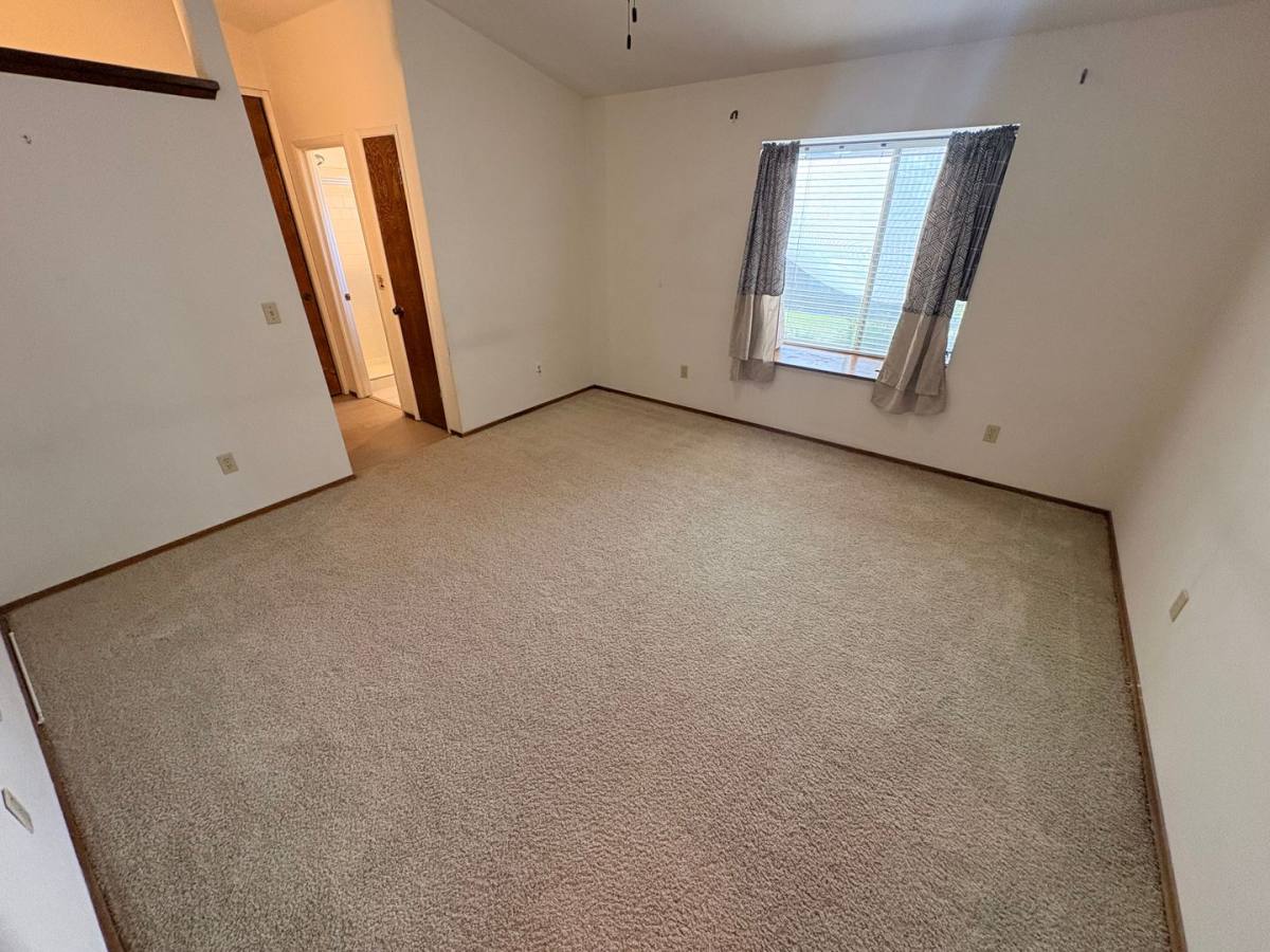 House for rent at 1253 Jamestown St, Tulare, CA 93274