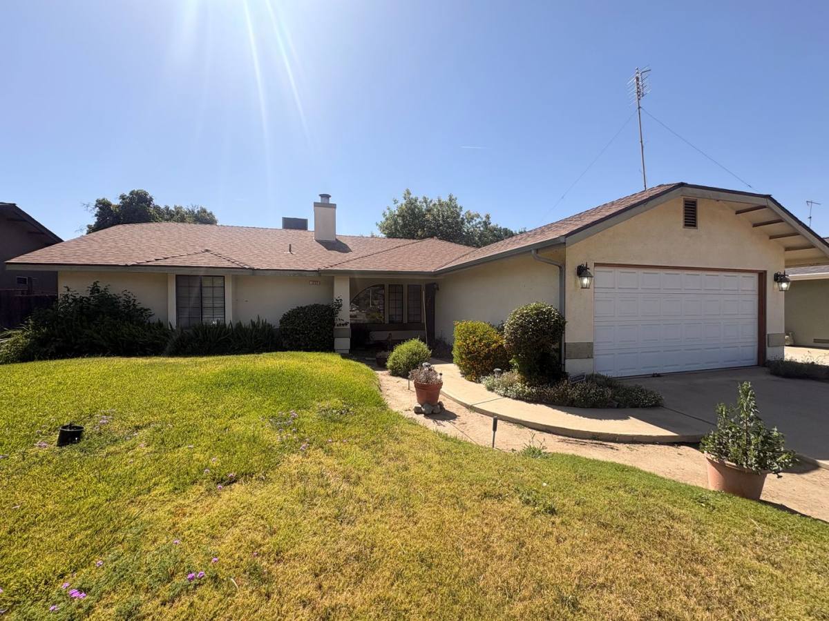 House for rent at 1253 Jamestown St, Tulare, CA 93274