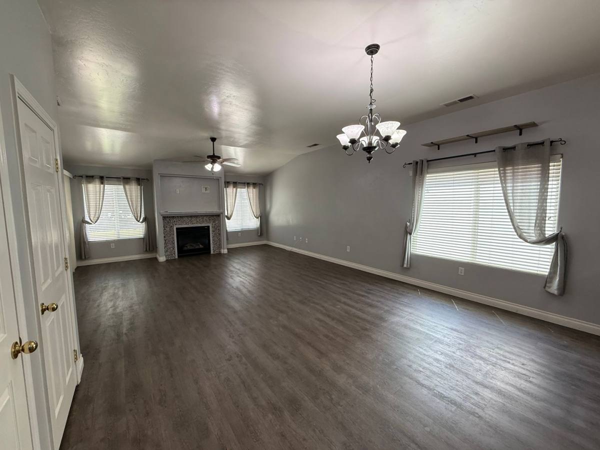 House for rent at 10919 Golden Valley Dr, Bakersfield, CA 93311
