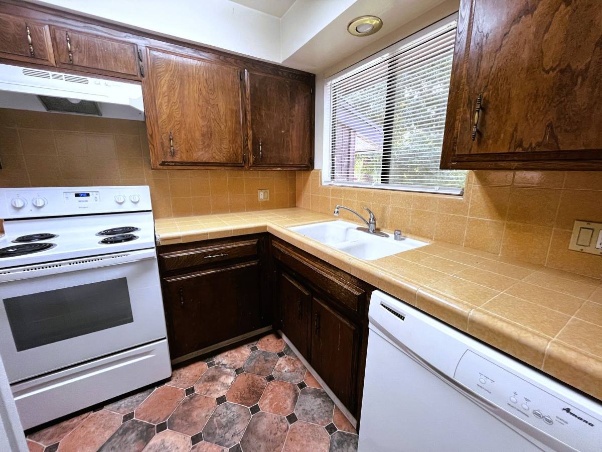 Apartment for rent at 2531 Olive St, Bakersfield, CA 93301