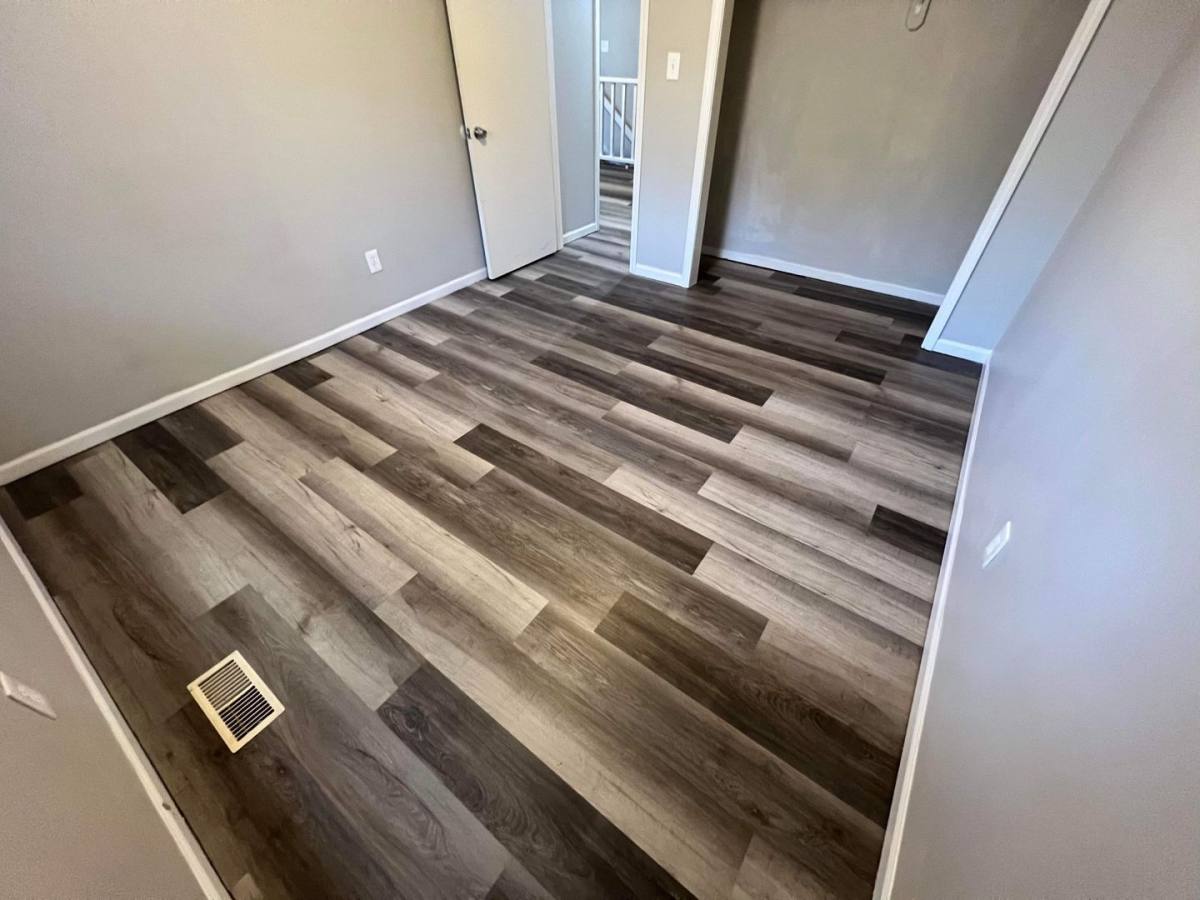Townhouse for rent at 327 NW Gibson Rd, Lees Summit, MO 64063