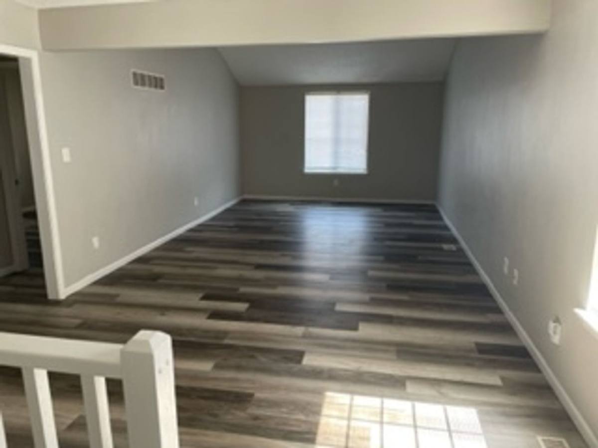 Townhouse for rent at 327 NW Gibson Rd, Lees Summit, MO 64063