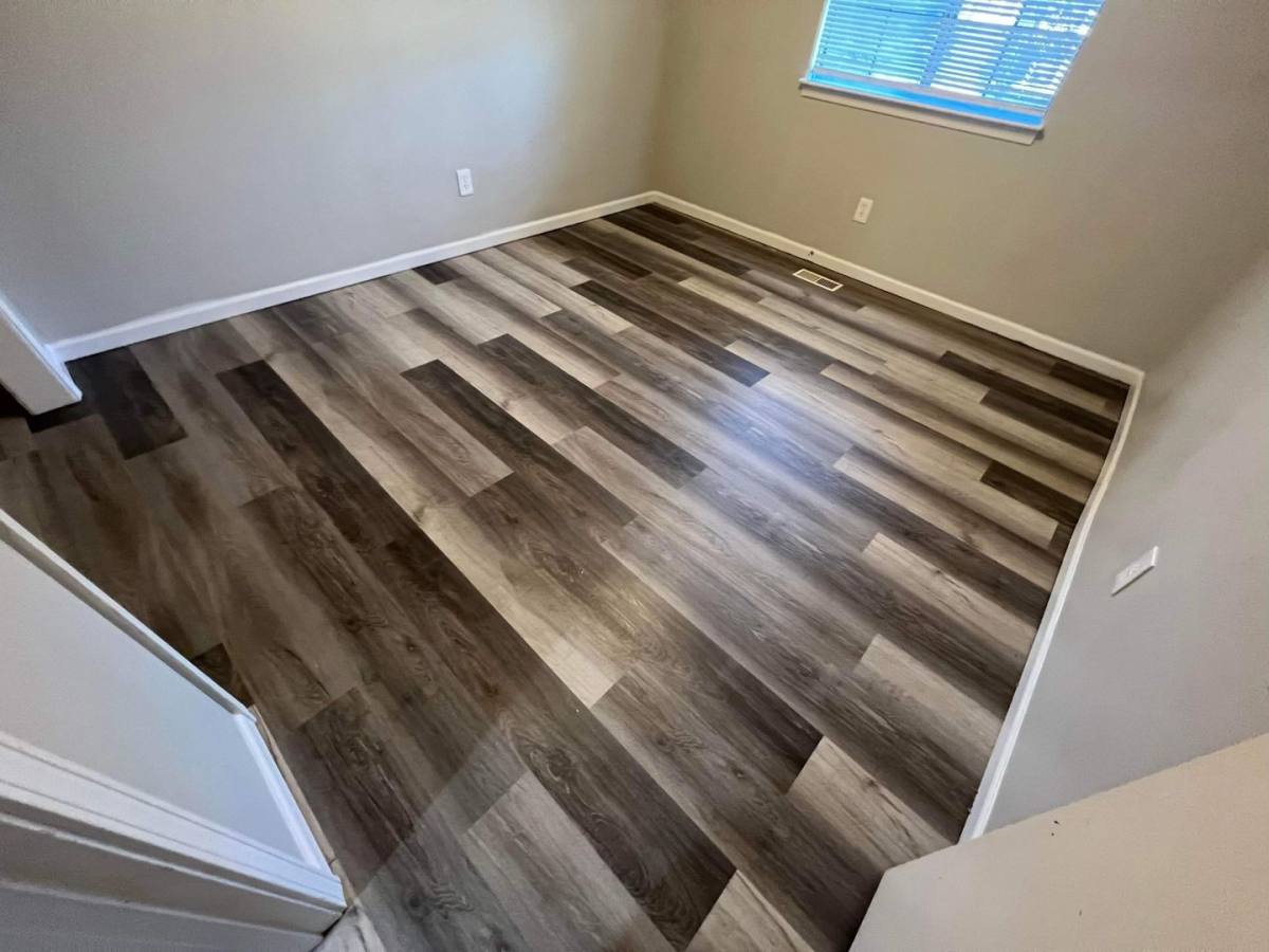 Townhouse for rent at 327 NW Gibson Rd, Lees Summit, MO 64063