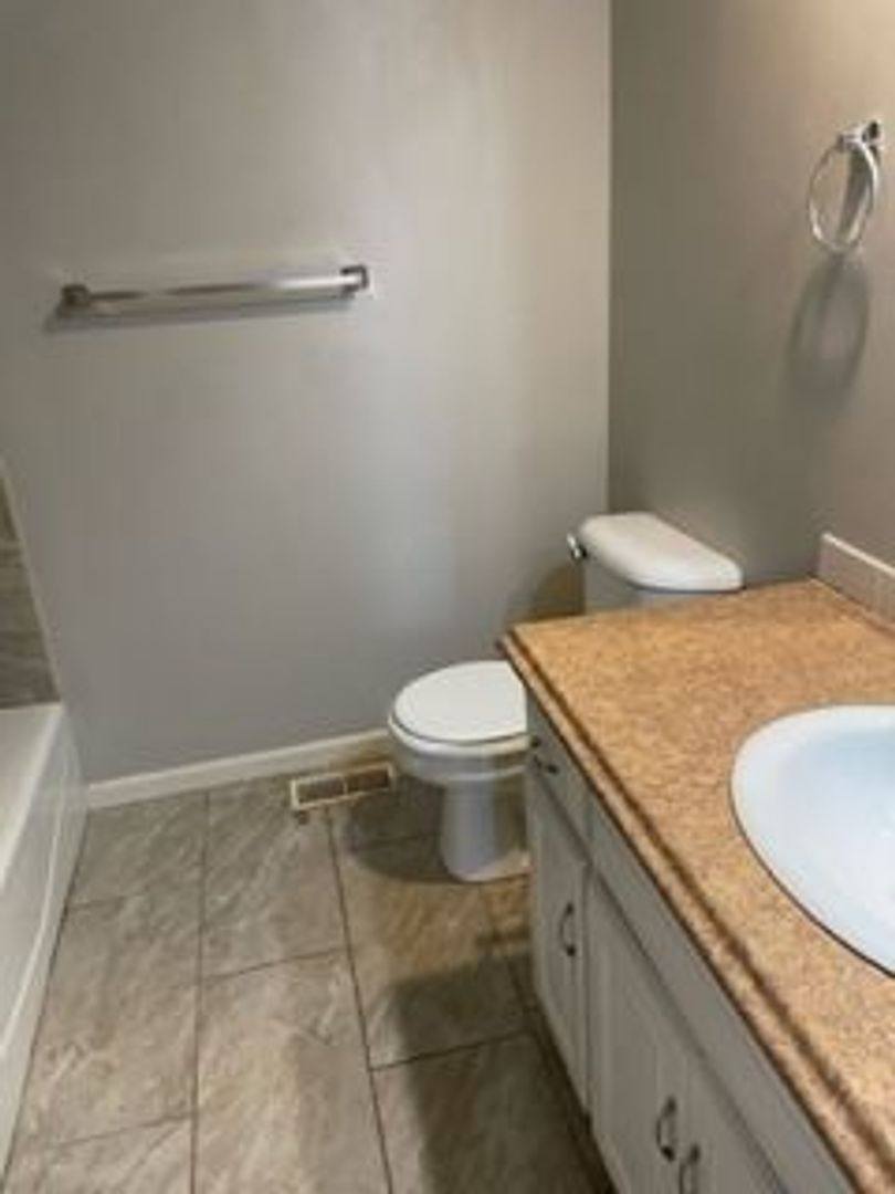 Townhouse for rent at 327 NW Gibson Rd, Lees Summit, MO 64063