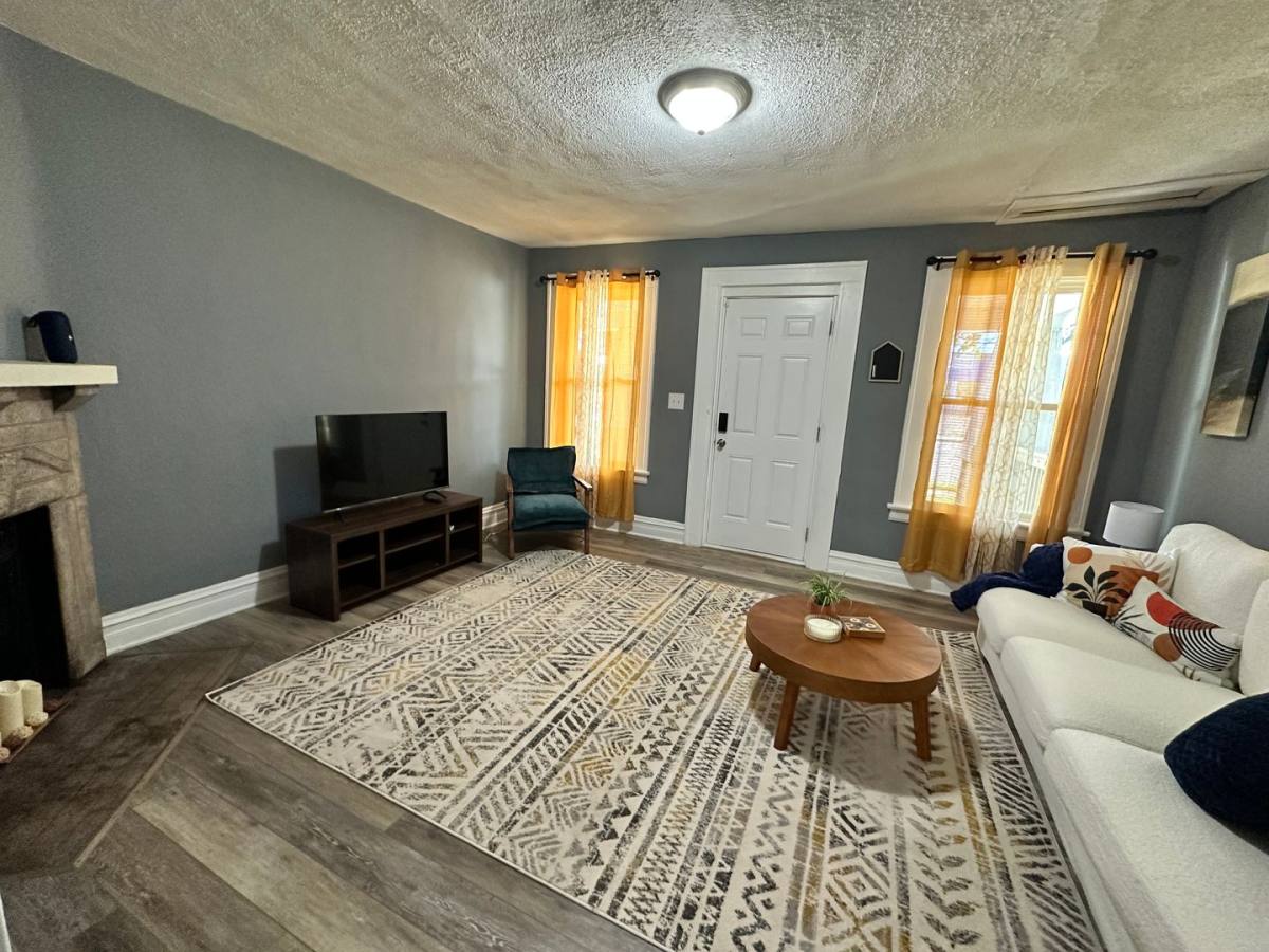 Apartment for rent at 518 N Scales St, Reidsville, NC 27320