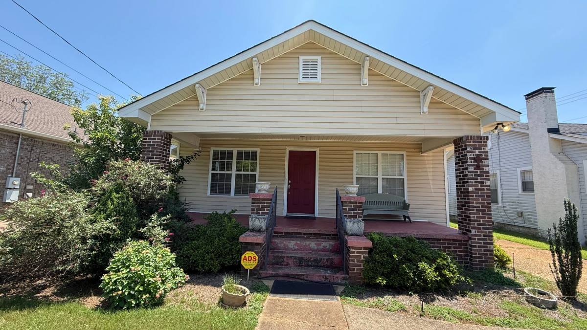House for rent at 1723 2nd Ave, Tuscaloosa, AL 35401