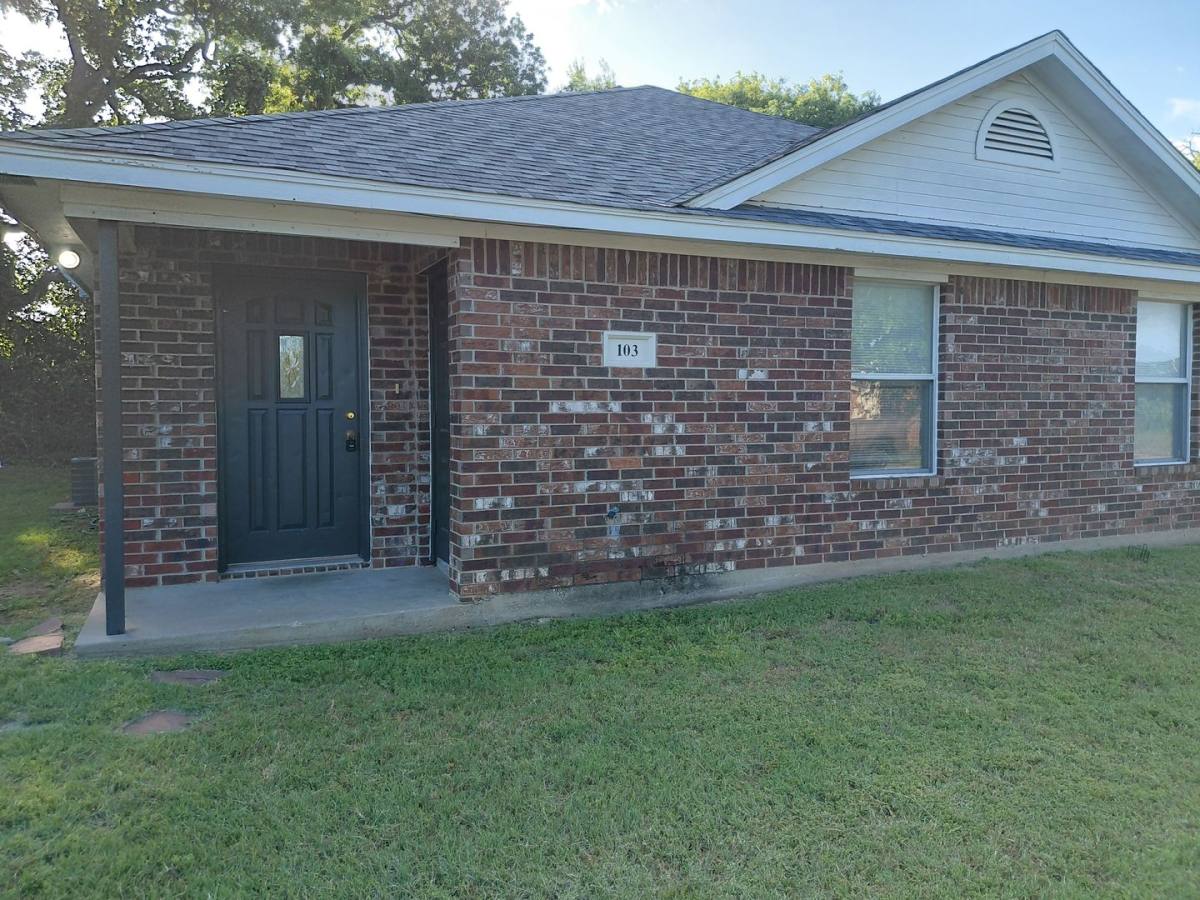 House for rent at 1561 Greenwood Rd, Weatherford, TX 76088