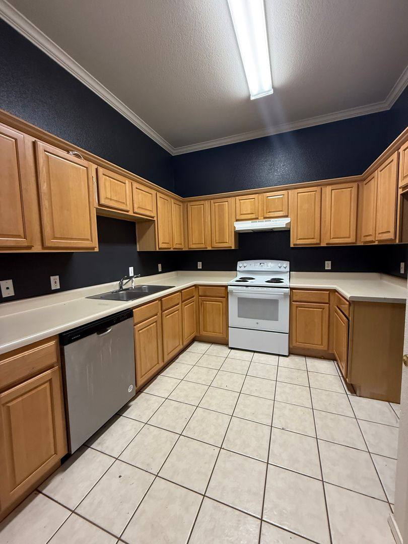 Townhouse for rent at 217 Rentz Place Cr, Weatherford, TX 76086