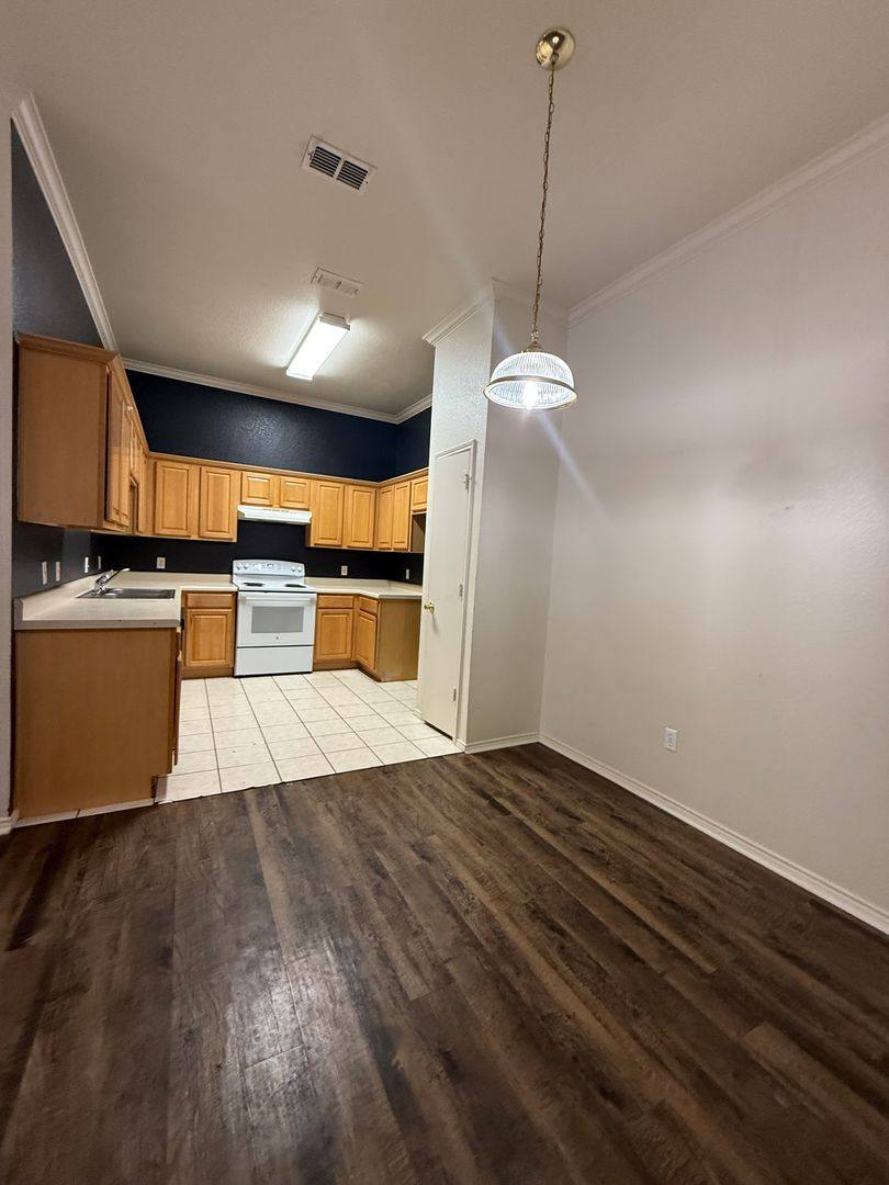 Townhouse for rent at 217 Rentz Place Cr, Weatherford, TX 76086