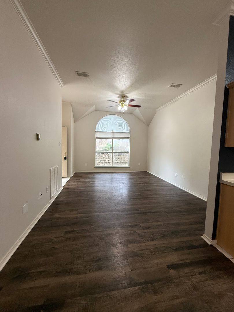Townhouse for rent at 217 Rentz Place Cr, Weatherford, TX 76086