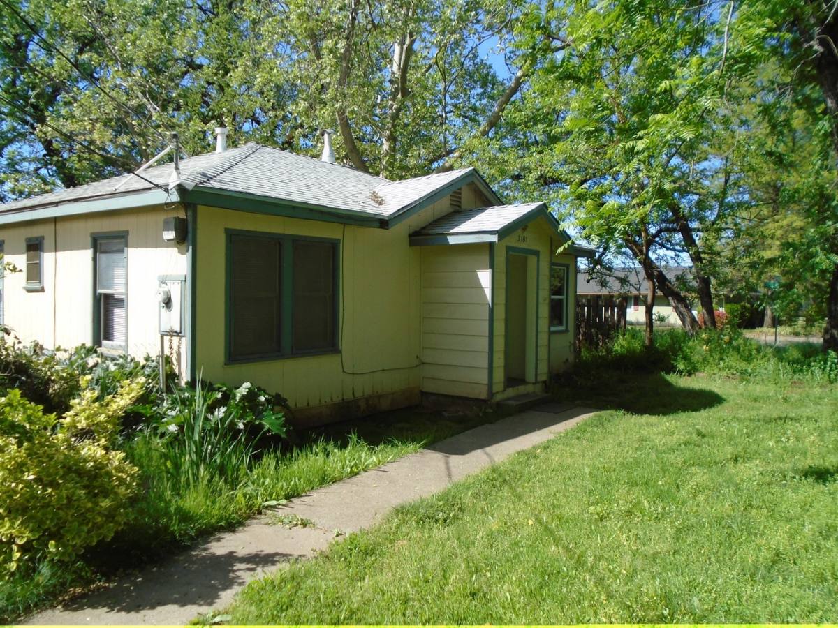 Apartment for rent at 3181 & 3183 Pioneer Lane, Redding, CA 96001