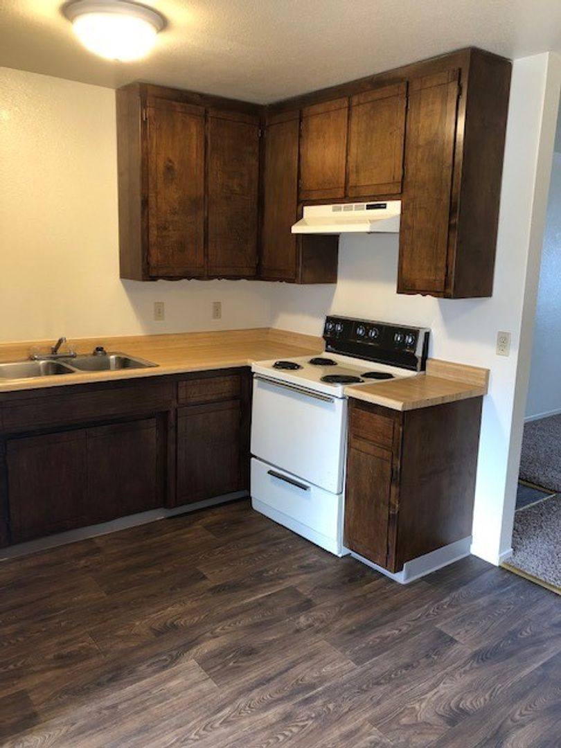 Apartment for rent at 1118 & 1120 Layton Rd, Redding, CA 96002