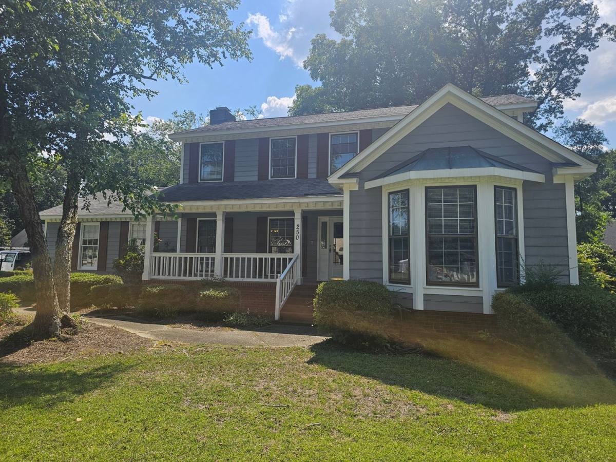 House for rent at 250 Lofton Dr, Fayetteville, NC 28311