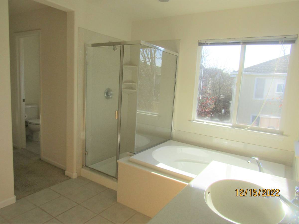 House for rent at 8457 Old Oak Rd, Windsor, CA 95492
