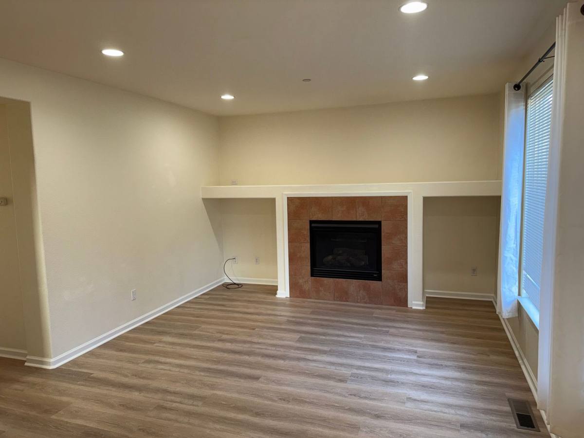 House for rent at 8457 Old Oak Rd, Windsor, CA 95492