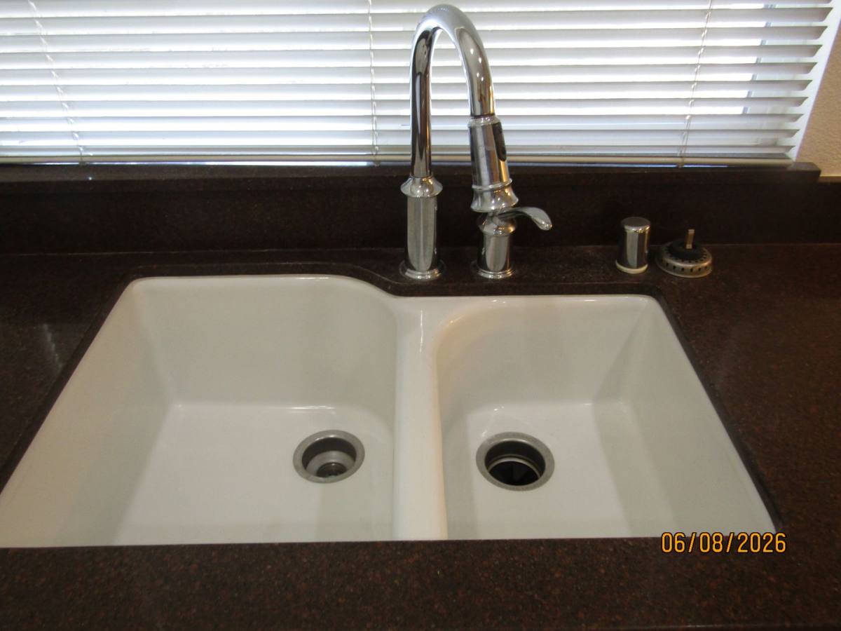 House for rent at 8457 Old Oak Rd, Windsor, CA 95492