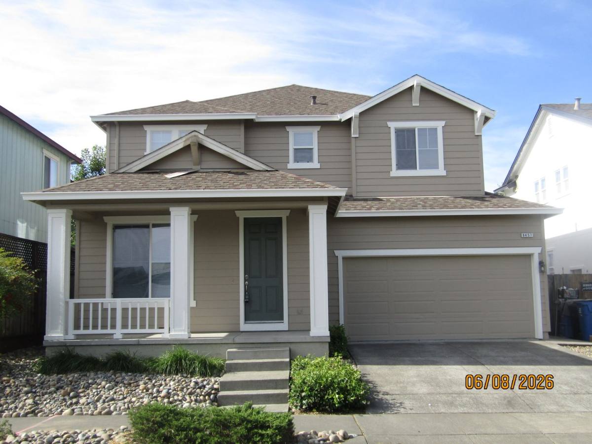 House for rent at 8457 Old Oak Rd, Windsor, CA 95492