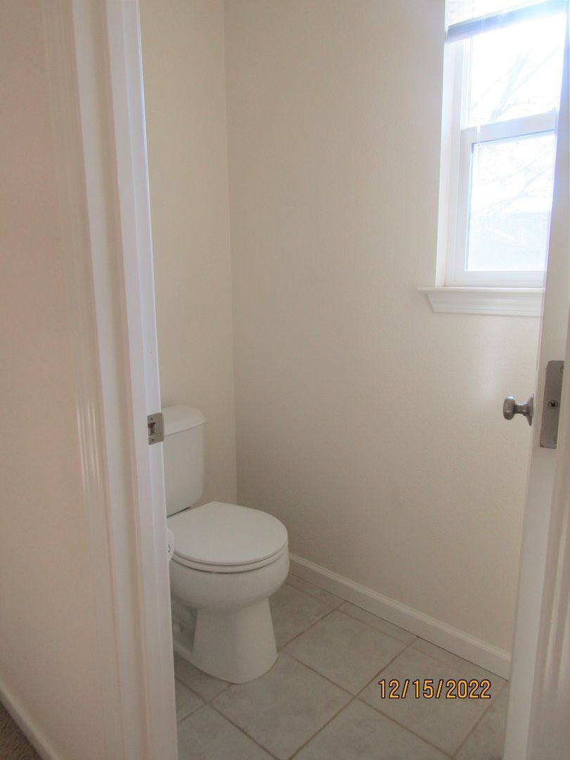 House for rent at 8457 Old Oak Rd, Windsor, CA 95492