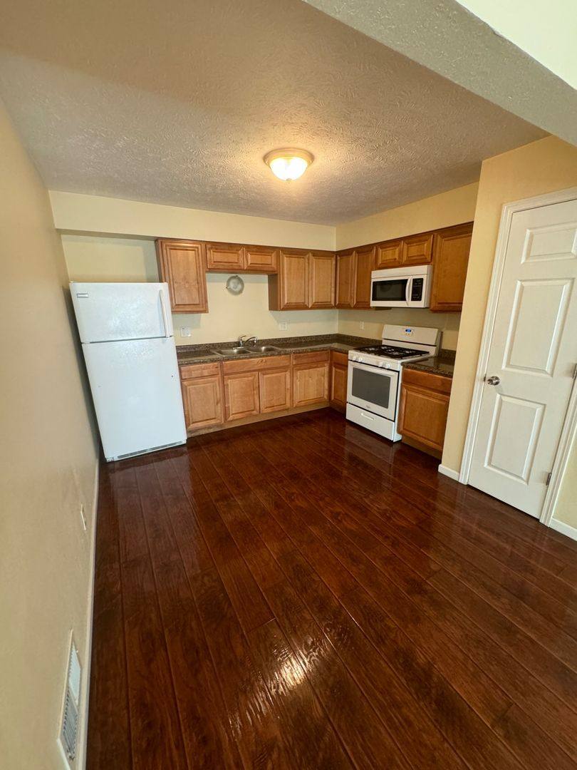 Apartment for rent at 1707 School St, Rockford, IL 61101