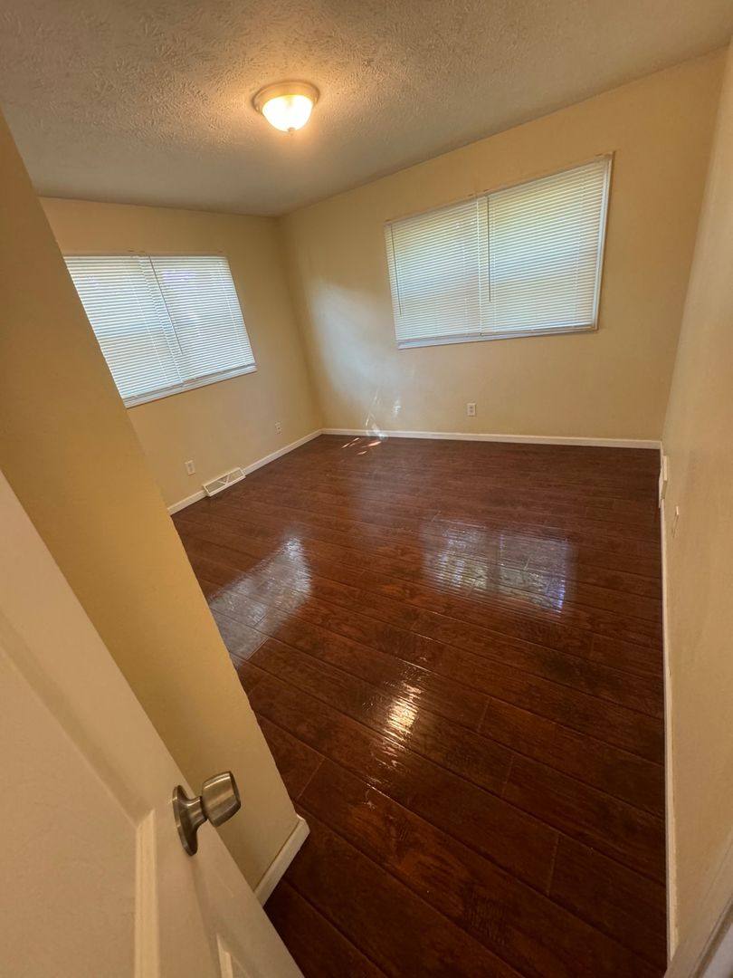 Apartment for rent at 1707 School St, Rockford, IL 61101