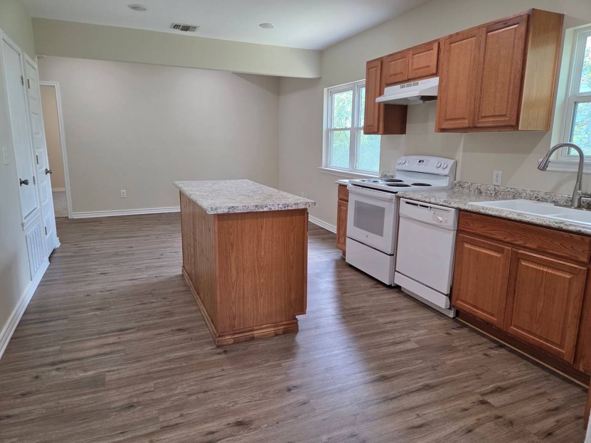 House for rent at 727 Menefee Blvd, San Antonio, TX 78237