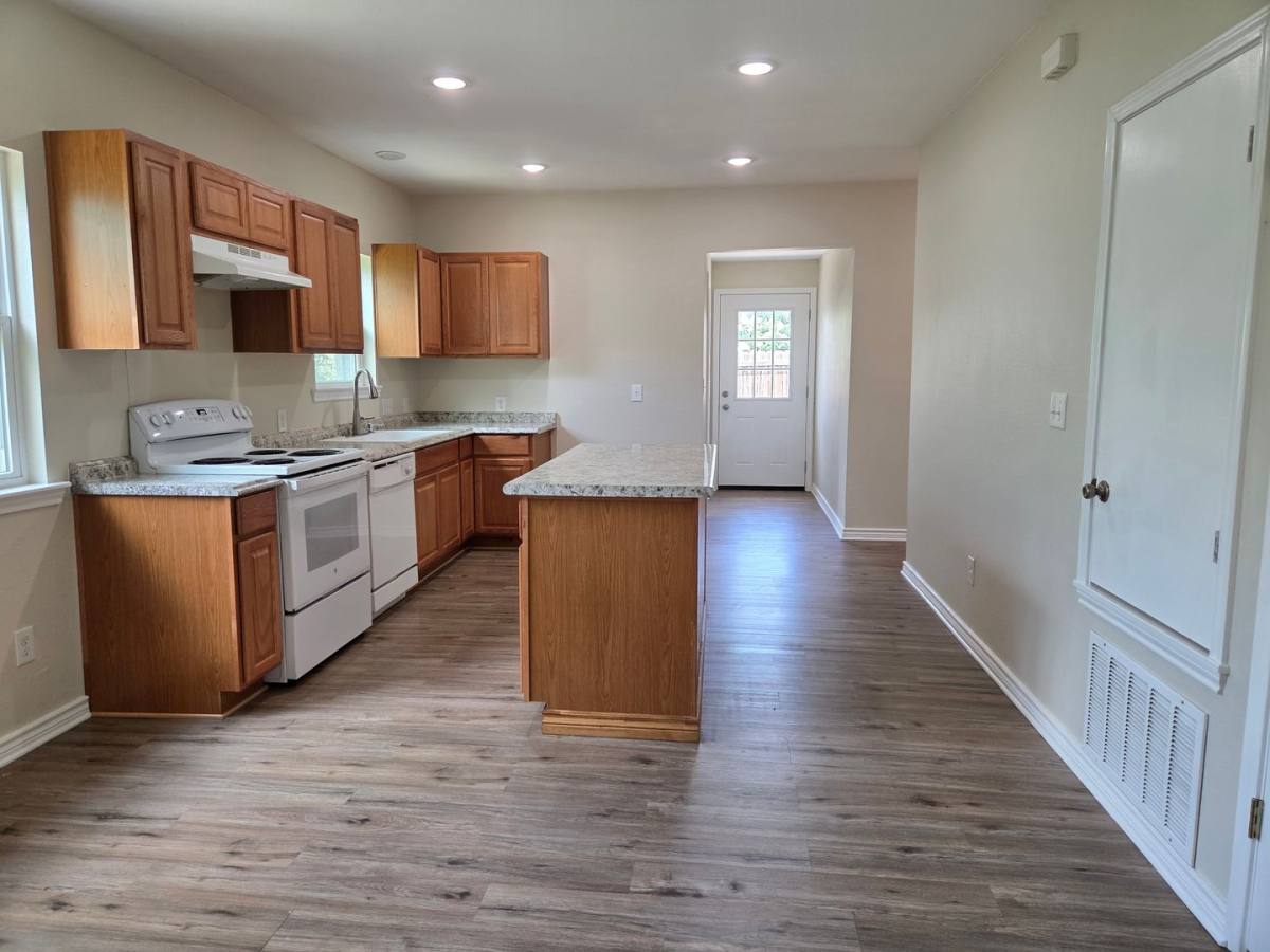 House for rent at 727 Menefee Blvd, San Antonio, TX 78237