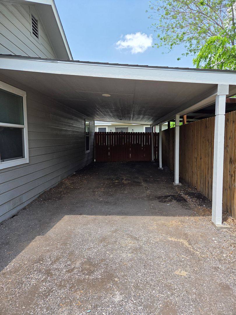 House for rent at 727 Menefee Blvd, San Antonio, TX 78237