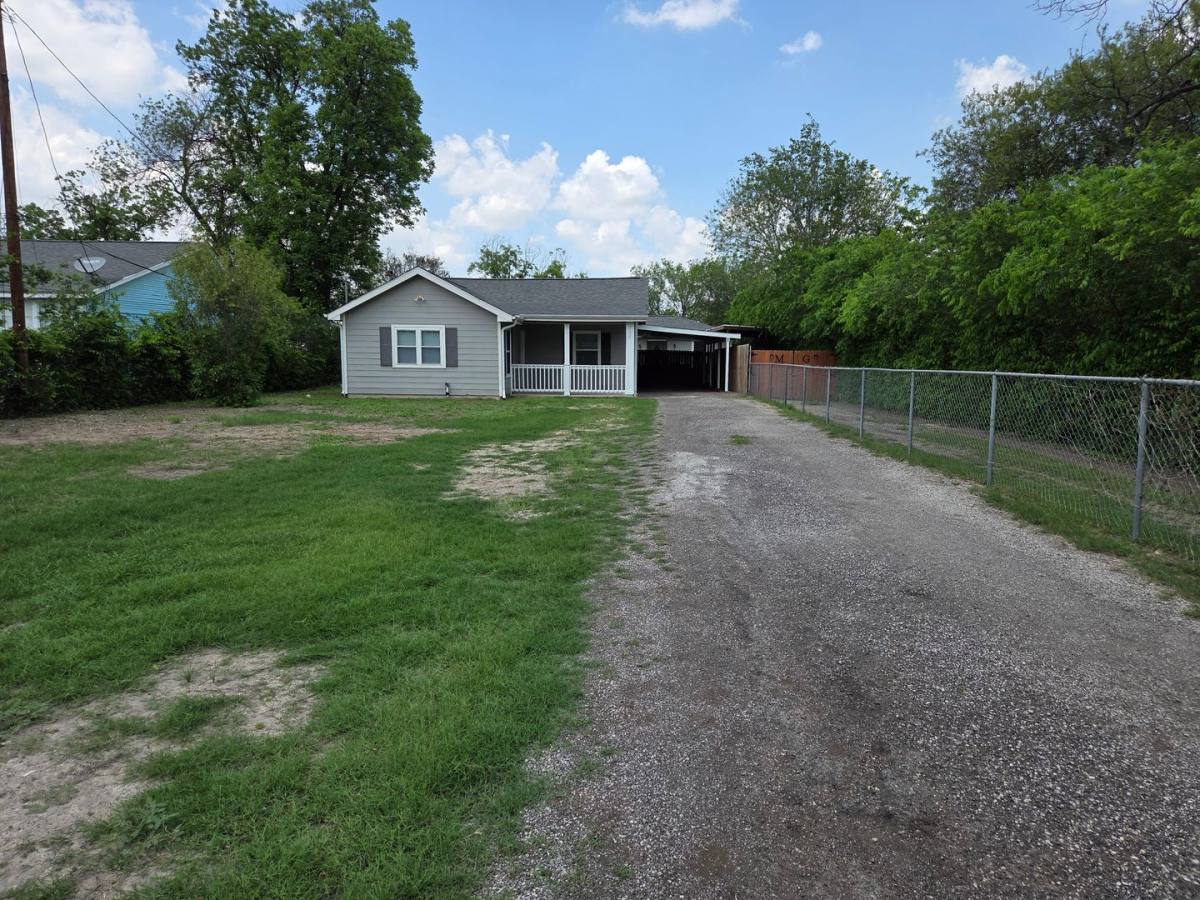 House for rent at 727 Menefee Blvd, San Antonio, TX 78237